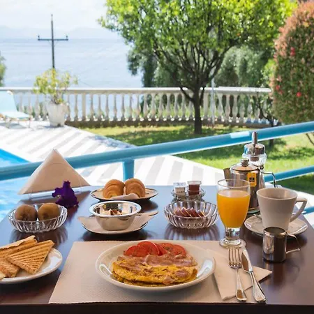 アパートホテル カイザー ブリッジ Gastouri (Corfu)