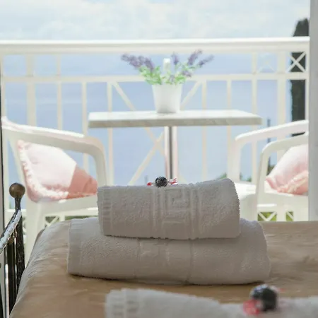アパートホテル カイザー ブリッジ Gastouri (Corfu)